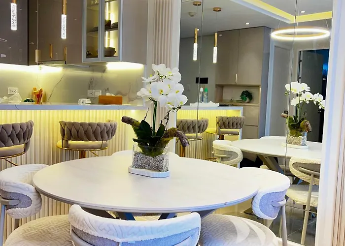 Aparthotel The Elegance At Shore Residences New 2br 2ba Spacious Free Parking Near Moa Manila