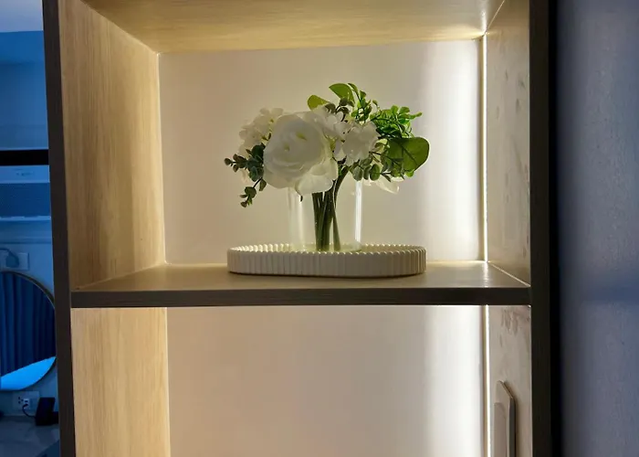 Aparthotel The Elegance At Shore Residences New 2br 2ba Spacious Free Parking Near Moa *