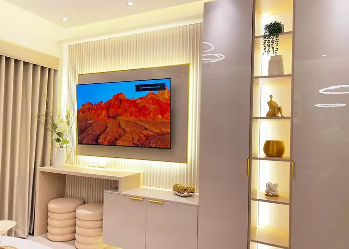 The Elegance At Shore Residences New 2br 2ba Spacious Free Parking Near Moa