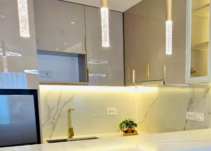 The Elegance At Shore Residences New 2br 2ba Spacious Free Parking Near Moa *